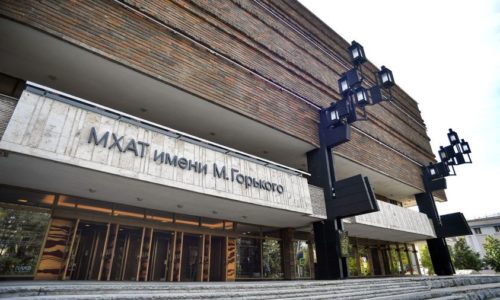 Владимир Кехман провел первую встречу с коллективом МХАТ