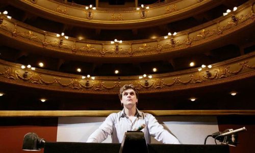 Дирижер Константин Чудовский: «Важно, чтобы каждое выступление проходило на высоком эмоциональном подъеме»