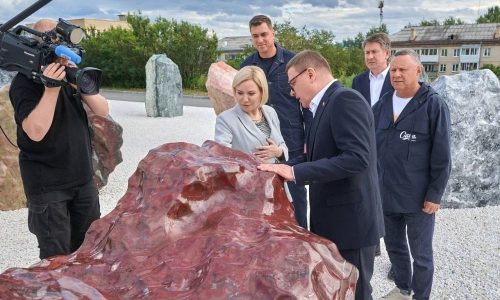 Ольга Любимова побывала в «Арт-Сатке» в Челябинской области