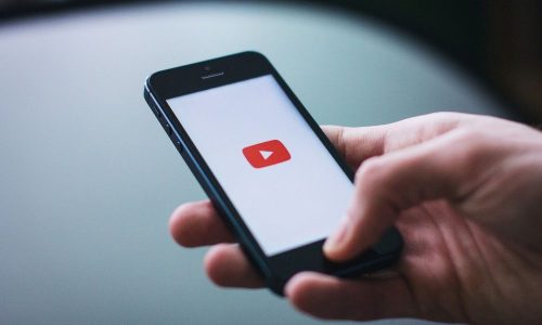 Эксперты TopHit: от блокировки YouTube пострадает не Google, а наши артисты