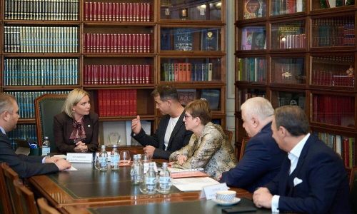 Ольга Любимова обсудила премьеру фильма «9 секунд» с депутатами Госдумы