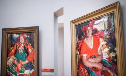 В Третьяковской галерее открылась выставка «Адепты красного. Малявин & Архипов»