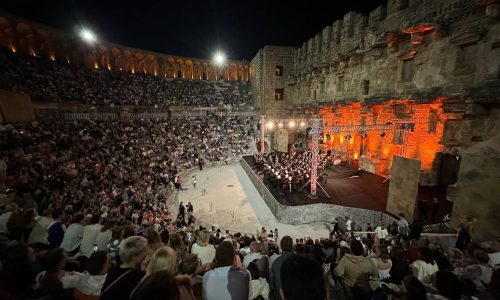 Валерий Гергиев и Симфонический оркестр Мариинского театра впервые выступят в турецком Эфесе