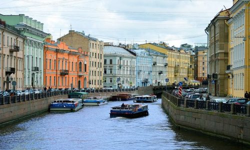 Звезда «Майора Грома» покажет места известных киносъемок в Петербурге