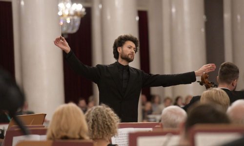 Оркестр Петербургской филармонии открыл сезон с новым главным дирижером