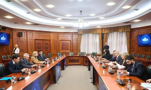 Ольга Любимова провела встречу с премьером Сербии Милошем Вучевичем