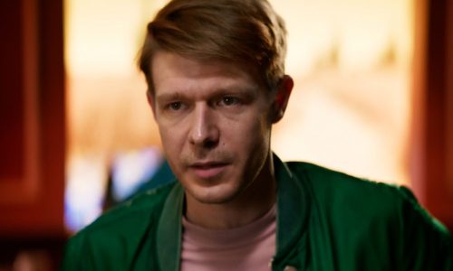 Появились первые кадры комедии с Никитой Ефремовым «Дорогая, я больше не перезвоню»