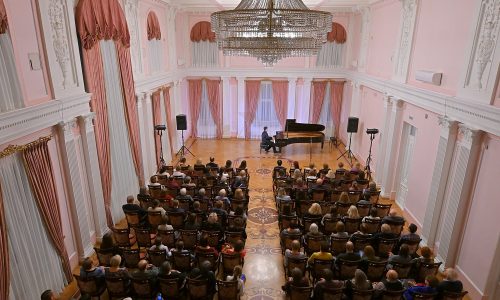 В Хабаровске, Благовещенске и Томске пройдут выступления лауреатов международных и всероссийских конкурсов